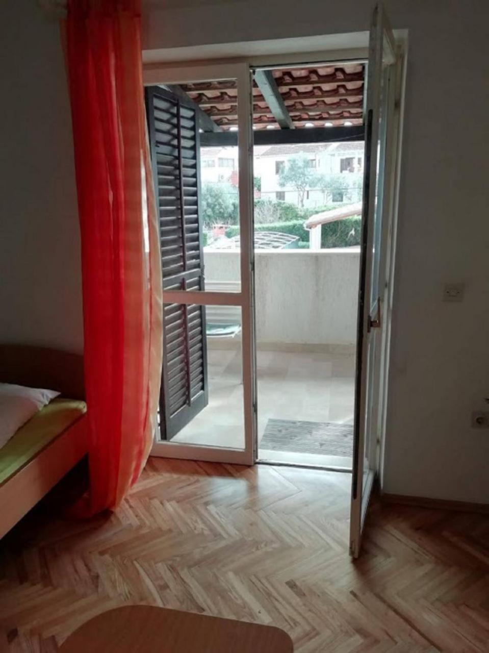 Apartments Marino - Near Family Friendly Beach Supetar Exteriör bild