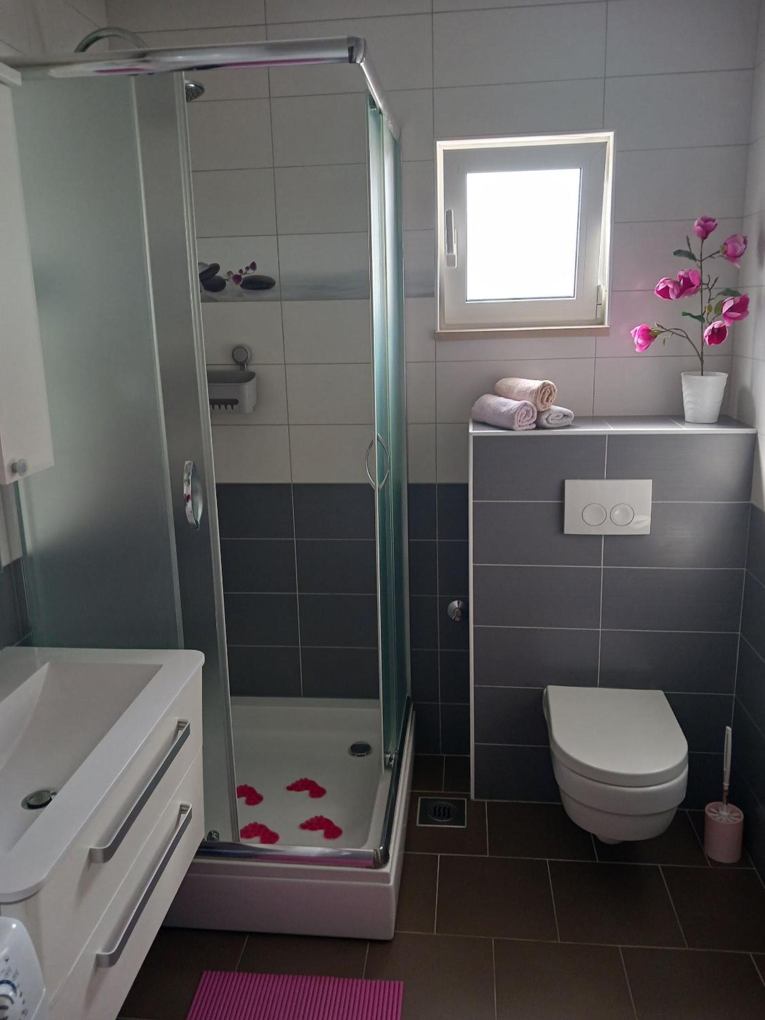 Apartments Marino - Near Family Friendly Beach Supetar Exteriör bild